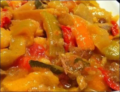 Que voyez-vous dans ce plat de légumes qui accompagnera l'agneau ?