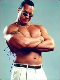 Quel est le nom de son actuel entraîneur ?