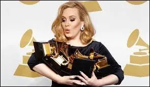 Dès quel âge a-t-elle commencé à chanter, d'après elle ?