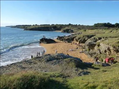 Dans quel département vous faudra-t-il vous rendre afin de profiter de la côte de Jade ?
