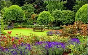 Qui a dit : "Enfer chrétien, du feu. Enfer païen, du feu. Enfer mahométan, du feu. Enfer hindou, des flammes. A en croire les religions, Dieu est né rôtisseur." ?