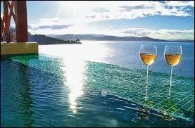 Qui a dit : "Celui qui cherche une femme belle, bonne et intelligente, n'en cherche pas une mais trois." ?