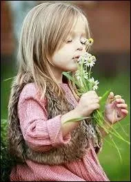 '______' fleurs sentent bon.