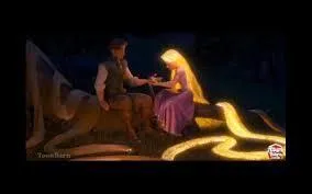 Comment s'appelle la chanson que doit chanter Raiponce pour que ses cheveux s'illuminent ?