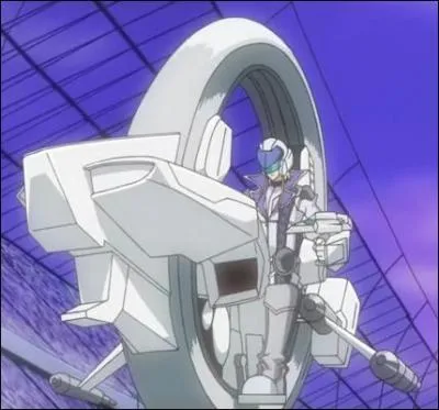 À qui appartient cette Duel Moto ?