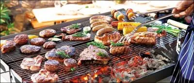 Pendant, notre journée de pêche, ma femme a préparé les brochettes et les grillades, nous n'avions plu qu'à allumer le...