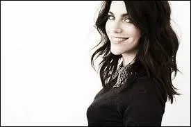 Julia Molkhou joue...