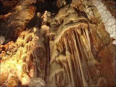 Quel département ne touche pas celui de la Lozère ?