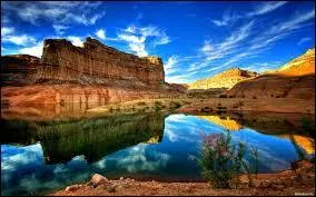 Qui a dit : "L'homme de bien ne demande rien qu'à lui-même ; l'homme de peu demande tout aux autres." ?