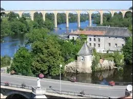 Je vous emmène à la découverte de la commune Viennoise de L'Isle-Jourdain. Nous serons en région ...