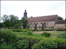 Voici l'abbaye de Thiron-Gardais. Commune Eurélienne, elle se situe en région ...