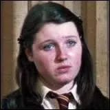 Avec qui Ron ne veut-il surtout pas aller au bal de Noël ?