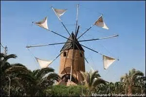 Ce matin, le moulin à vent n'a pas pu fonctionner : il n'y en avait pas.
Que manquait-il donc ?
