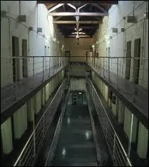 Quel pays possède le plus grand nombre de prisons ?