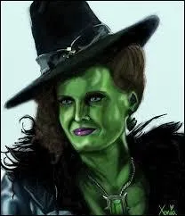 Comment s'appelle la demi-sur de Régina ?