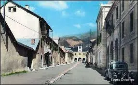 Commune francilienne, dans la Brie champenoise, Montdauphin se situe dans le département ...