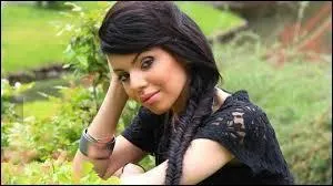 Quel est le vrai prénom de Niia Hall qui est surnommée la mini Nabilla ?