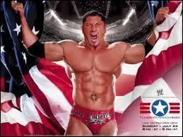 "I Walk Alone" était sa musique d'entrée en...