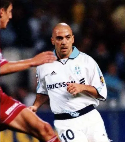 Comment fut surnommé ce joueur à l'OM ?