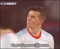 A qui Joey Barton adresse-t-il ces insultes ?