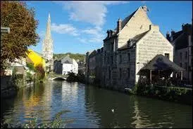 Ni les voiles au loin descendant vers...