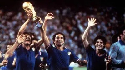 Quel pays remporte la coupe du monde de football en 1982 ?