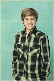 Comment s'appelle le frère jumeau de Zack Martin ?