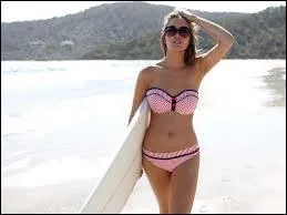 Qui a dit : Le contribuable qui fait sa déclaration ressemble à une jeune fille qui arrive sur la plage. Il commence par retirer tout ce qui est permis et, si on ne le surveille pas, il en retire encore un peu plus. ?