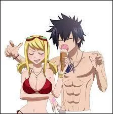 Lucy propose à Grey de se rafraîchir un peu. Que lui propose-t-elle ?