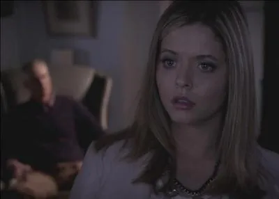 Épisode 4 : Pourquoi Kenneth DiLaurentis et sa femme ont-ils fait interner leur fils ?