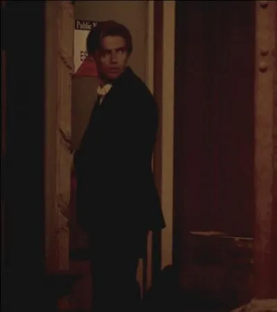 Épisode 8 : Qui rencontre Rhys Matthews à la fin de l'épisode ?