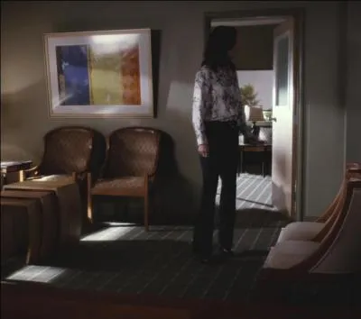 Épisode 3 : Pourquoi les Liars se sont-elles enfuies de la salle d'attente du Dr Sullivan ?