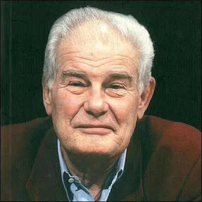 La voix grave du narrateur au début du film, n'est autre que celle de ce chansonnier et humoriste. Comment s'appelle-t-il ?