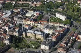 Connue pour sa faïence, Sarreguemines est une ville du département ...