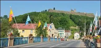 Nous partons à la découverte de Momtmédy. Ville fortifiée par Vauban, elle se situe dans le département ...