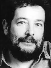 Lequel de ces hommes a dit cette phrase : Le téléphone est un outil qui nuit beaucoup à la communication. Grâce au téléphone, on a de moins en moins besoin de se parler. ?