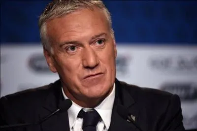 Champion du monde en 1998. Sélectionneur actuelle de l'équipe de France de football.