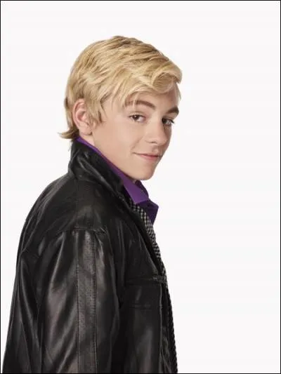 Qu'arrive-t-il aux cheveux de Ross s'il ne les mouille pas avant d'aller dans la piscine ?