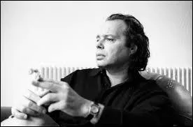 Philippe Geluck a dit : La société est trop axée sur les grands moyens de communication pour qu'il y ait encore des génies méconnus. On ne peut plus rester dans l'ombre quand on a quelque chose à dire.  !