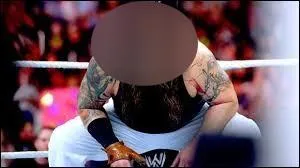 Comment s'appelle ce catcheur ?