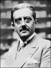 Qui a dit : Pour manquer utilement à sa parole, encore faut-il avoir une parole !  ?