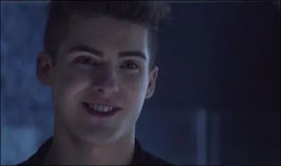 De qui le personnage essaie-t-il de se débarrasser ?