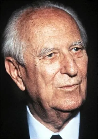 Homme politique français. Ministre de l'intérieur de 1981 à 1984 et surtout maire de Marseille de 1944 à1945 et de 1953 à 1986.