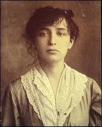 Qui était la célèbre sculptrice Camille Claudel pour le poète Paul Claudel ?