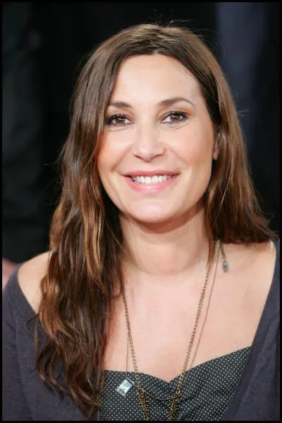 Quel est le vrai nom de la chanteuse "Zazie" ?