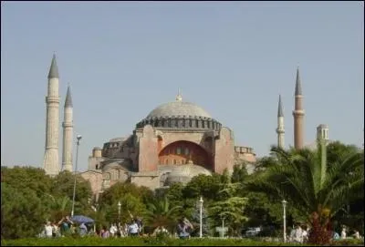 En quelle année la Basilique Sainte Sophie est-elle devenue un musée ?