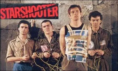 " Partie à Zanzibar" est un titre du groupe rock punk français, Starshooter. Qui était le chanteur de ce groupe ? ( troisième en partant sur la gauche sur la photo). Il a fait une carrière solo plus soft par la suite.