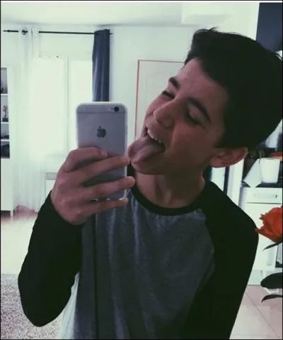 Combien a-t-il d'abonnés ? (à peu près)