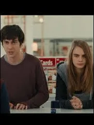 Que répond Quentin quand Margo dit "Tout est moche quand on s'approche " ?