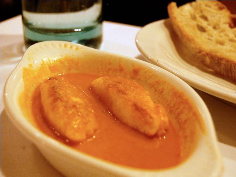 La sauce Nantua est élaborée à partir d'une béchamel et de beurre de langoustine.